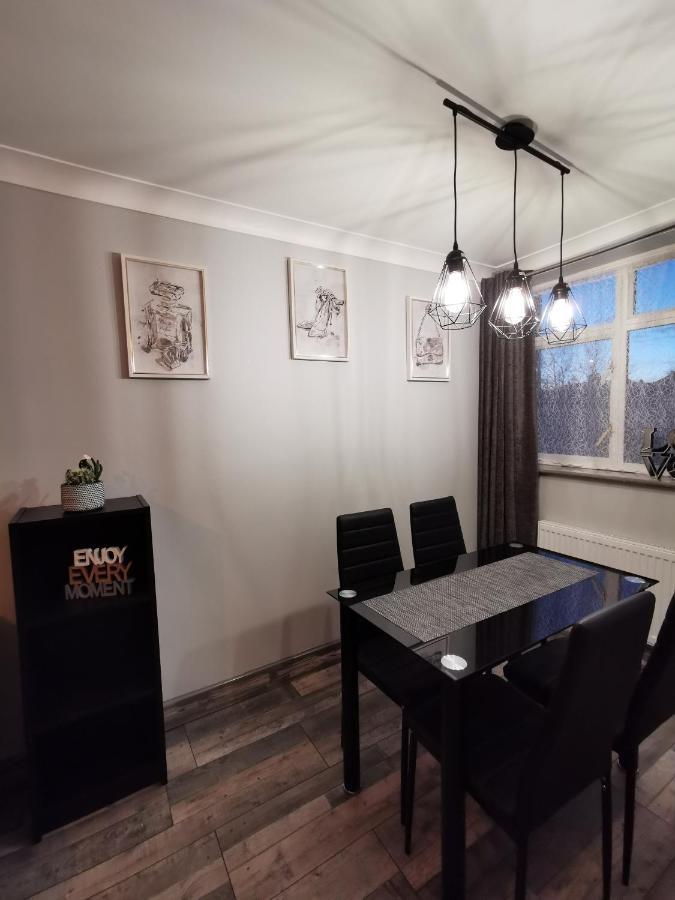 Palaz 2 - 2 Bedroom Flat Edmonton Exterior photo