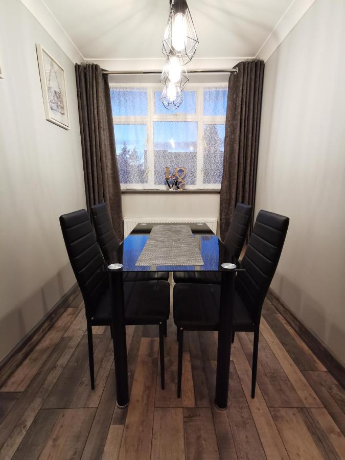Palaz 2 - 2 Bedroom Flat Edmonton Exterior photo