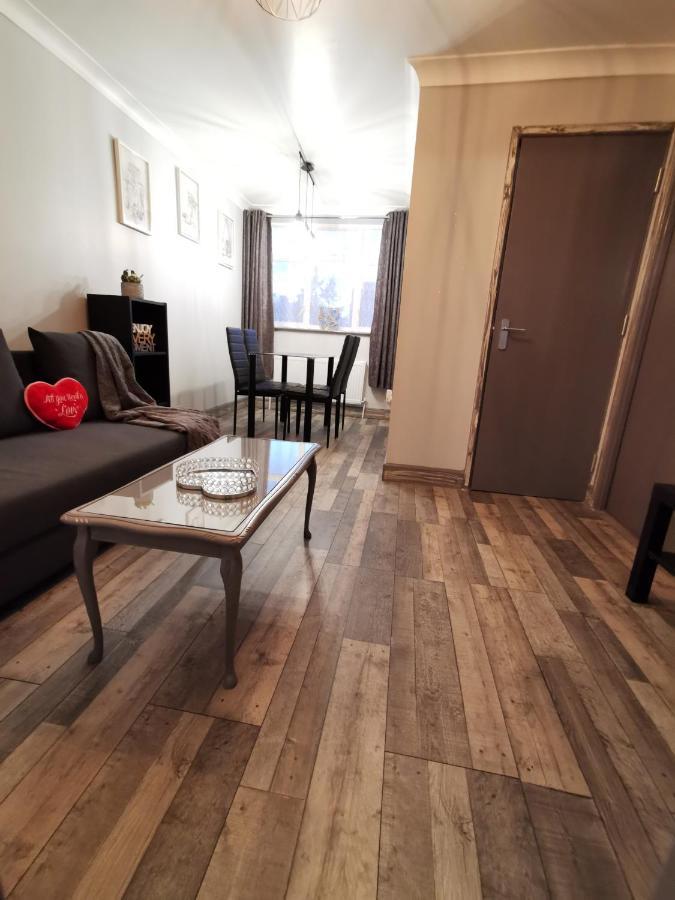 Palaz 2 - 2 Bedroom Flat Edmonton Exterior photo